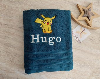 Serviette personnalisée pikachu brodée – Serviette bain prénom – Cadeau naissance anniversaire original