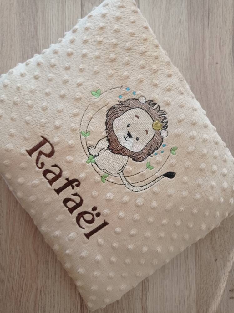 Coussin Décoratif Personnalisé Fait Main Brodé Au Prénom de Bebe
