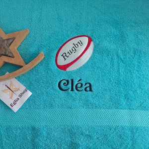 Serviette de bain brodé prénom et décoration thème rugby
