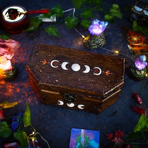 Caja de almacenamiento de fases lunares, caja de fantasía de madera, caja de recuerdos de brujería de triple luna, cofre de madera con baratijas paganas, caja de bruja wicca mística