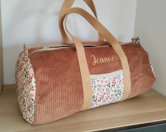 Sac polochon personnalisé enfant, sac bowling avec prénom garçon ou fille. Pour la crèche, la nounou, le week end, sac de piscine, de danse