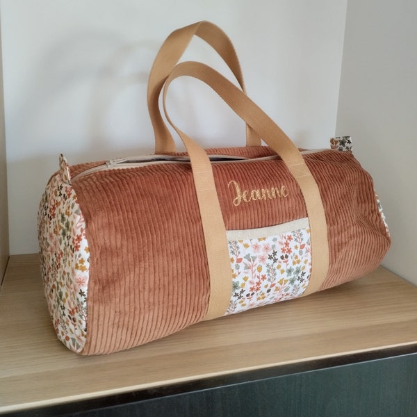 Sac polochon personnalisé enfant, sac bowling avec prénom garçon ou fille. Pour la crèche, la nounou, le week end, sac de piscine, de danse