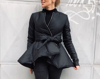 Ręcznie robiona wełniana kurtka puchowa z paskiem