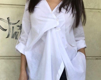 Chemise blanche pour femme, chemise asymétrique. Chemise extravagante, Chemisier pour femme, Chemisier de créateur, Chemise de fête, Vêtements de dessus de bureau, ConceptBG