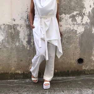 Conjunto de mujer de viscosa de algodón hecho a mano: chaleco asimétrico y pantalones holgados