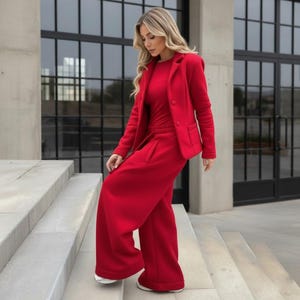 Conjunto de chándal de algodón beige ruborizado con blazer y pantalones de pierna ancha