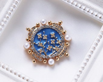 Unique Acc\u00e9nt Brooch