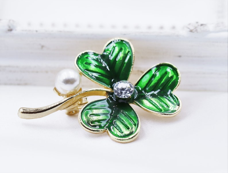 Good Luck Unique Gift-Vintage Dress Brooch-Statement Brooch-Modern Brooch-Unique Brooch-Enamel Pin Elegant Brooch Enamel Shamrock Brooch