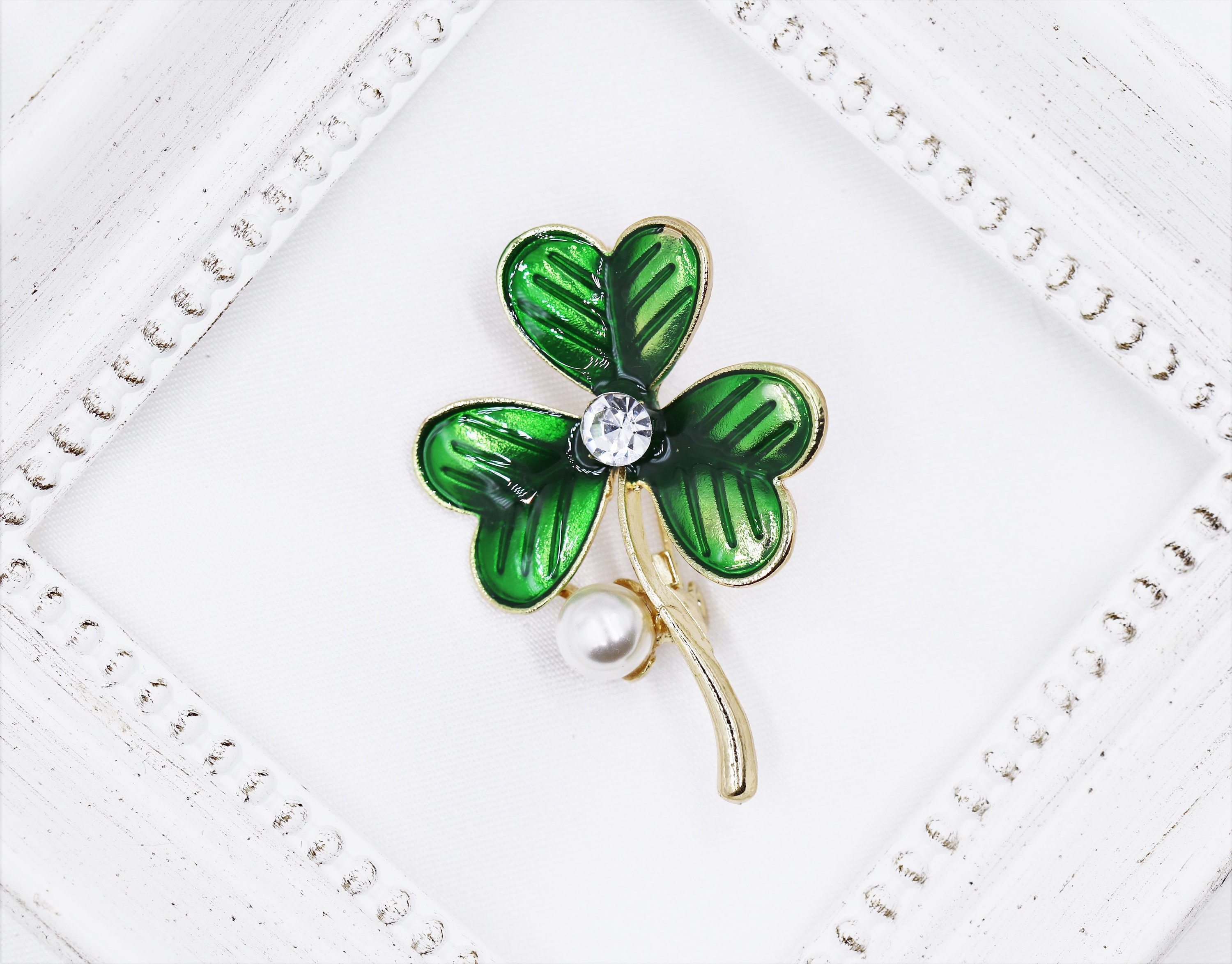 Good Luck Unique Gift-Vintage Dress Brooch-Statement Brooch-Modern Brooch-Unique Brooch-Enamel Pin Elegant Brooch Enamel Shamrock Brooch