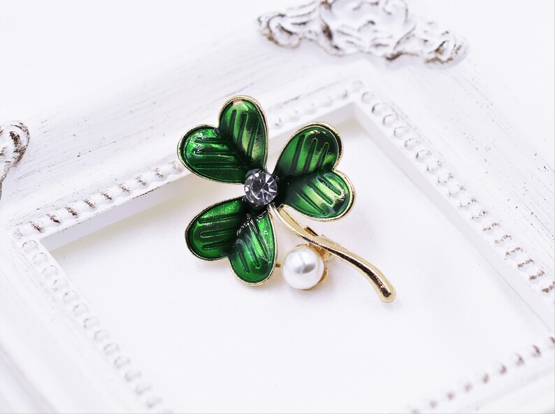 Good Luck Unique Gift-Vintage Dress Brooch-Statement Brooch-Modern Brooch-Unique Brooch-Enamel Pin Elegant Brooch Enamel Shamrock Brooch