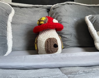 en peluche maison aux champignons crochetés