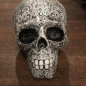 Black and White Lace Pattern Skull