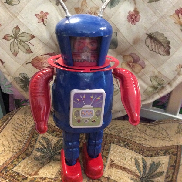 Space Explorer Robot Tin Toy
