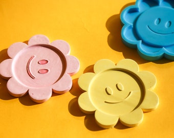 SMILE FLOWER MOULD Silicone Mould Happy Face Tray Face Dish Trinket Tray Concrete mould Smile Face Sunflower Coaster Mould Jesmonite