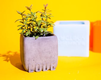Silikonform för blomkruka i LOVE-bokstav: Betong, Jesmonit