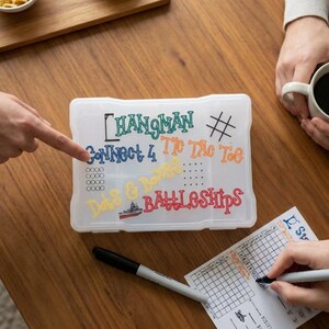 Ensemble de jeux effaçables à sec Road Trip pour les enfants et les familles, activité de voyage sans écran pour les balades en voiture et le camping, réutilisable et prêt à voyager image 2