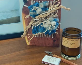 Arte en fibra de madera de mezquite en miniatura: Escultura tejida en azul