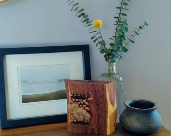 Mini tejido de madera de mezquite: escultura artística de fibra de algodón y mohair