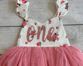 Robe premier anniversaire, tenue Cake Smash, robe de demoiselle d'honneur, robe 1er anniversaire tutu rose, robe premier anniversaire fille tutu fleurs roses,