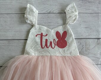 Robe de 2e anniversaire de lapin, tutu de robe de deuxième anniversaire, tenue de fracas de gâteau, certains lapins ont deux ans, deuxième anniversaire de lapin, tenue d'anniversaire de Pâques