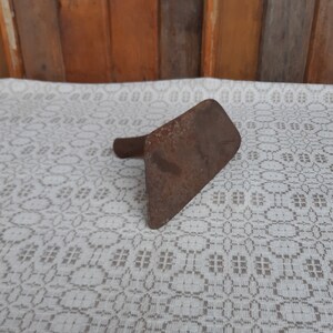 Old primitive rusted hoe head, rusty iron hoe, vintage hand garden tool, vintage garden hoe, rustic farmhouse, vintage garden claw
