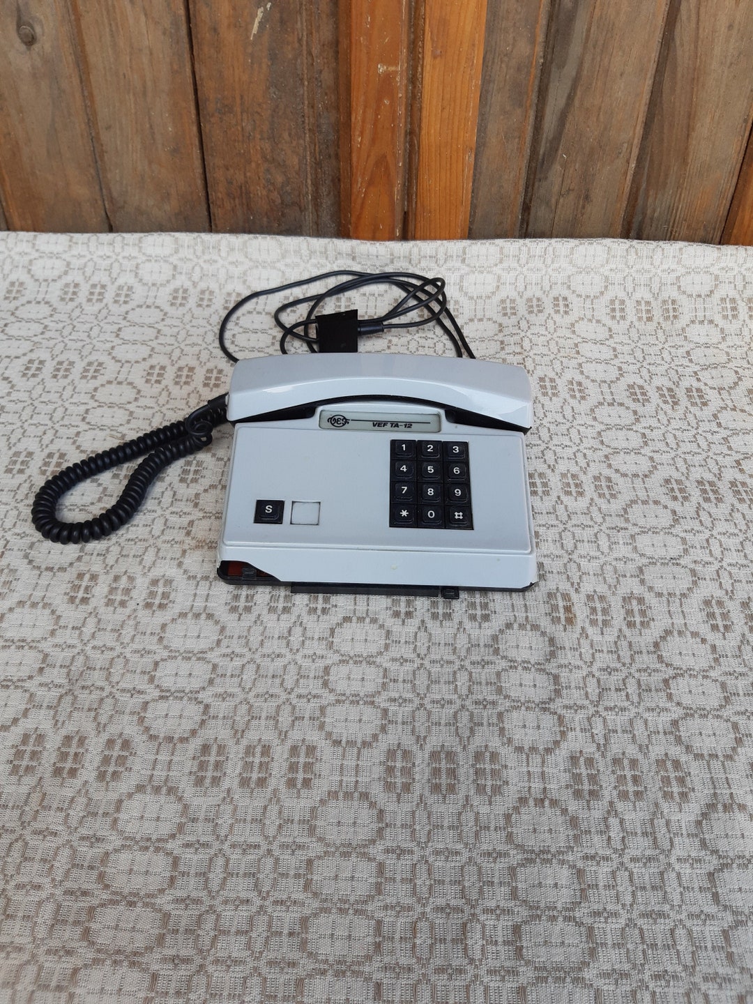 Vintage Tastentelefon VEF TA-12, altes Tischtelefon, Vintage Telefon ...
