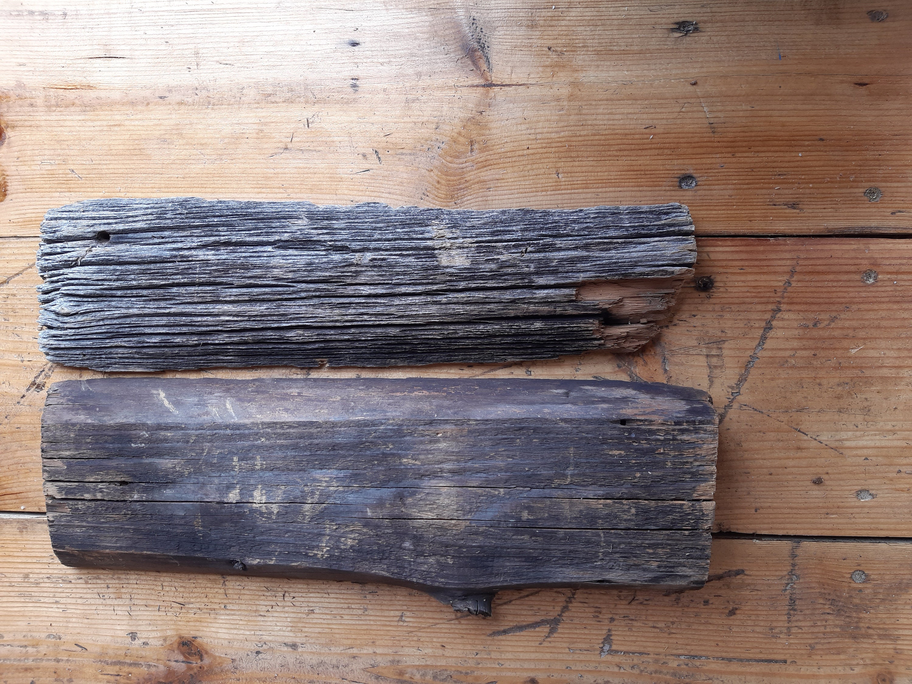 Set of 2 Rustic Wooden Planks, Reclaimed Wood, Raw Wood With Bark, Wooden  Board, Wood Diy Project, Wooden Material, Wood Plank With Bark 