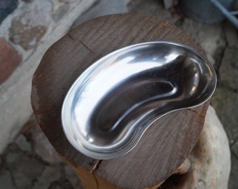 Vintage stainless steel kidney medical dish, old surgical dish, metal kidney tray dish, laboratory ware, vintage hospital dish