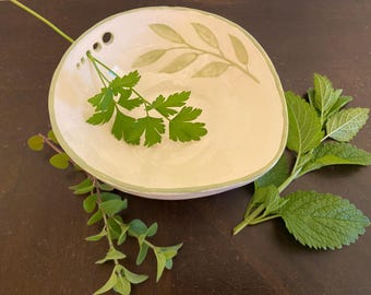 Handcrafted Ceramic Herb Stripper Bowl: De-stemming Dish with Pour Spout