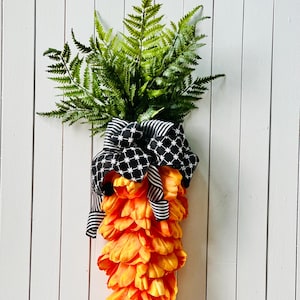 Tulips Carrot Door Swag: Orange Floral Farmhouse Decor