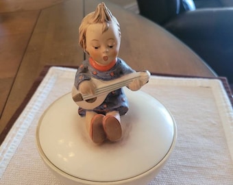 Hummel Joyul (candy box)