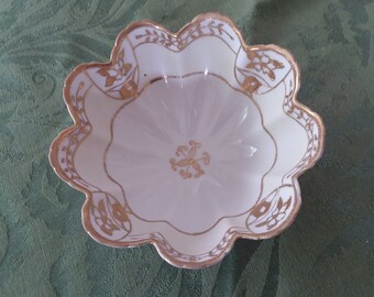 Antique Nippon Moriage Morimura Ivory Gold Hand Painted  Bowl