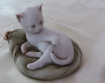 Cappe Porcelain Figurines--Cat on Cushion