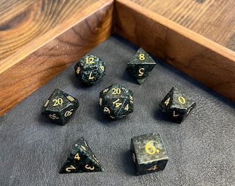 Juego de dados de piedra de algas con dados de resina de regalo