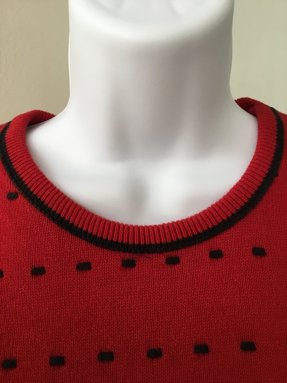 80’s red with black horizontal stitching knit shor