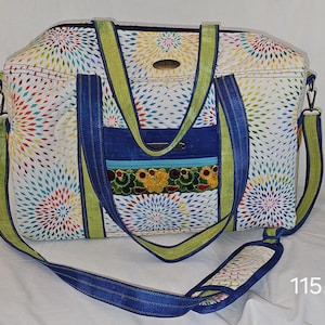 Bolsa de viagem acolchoada à mão com cores do arco-íris