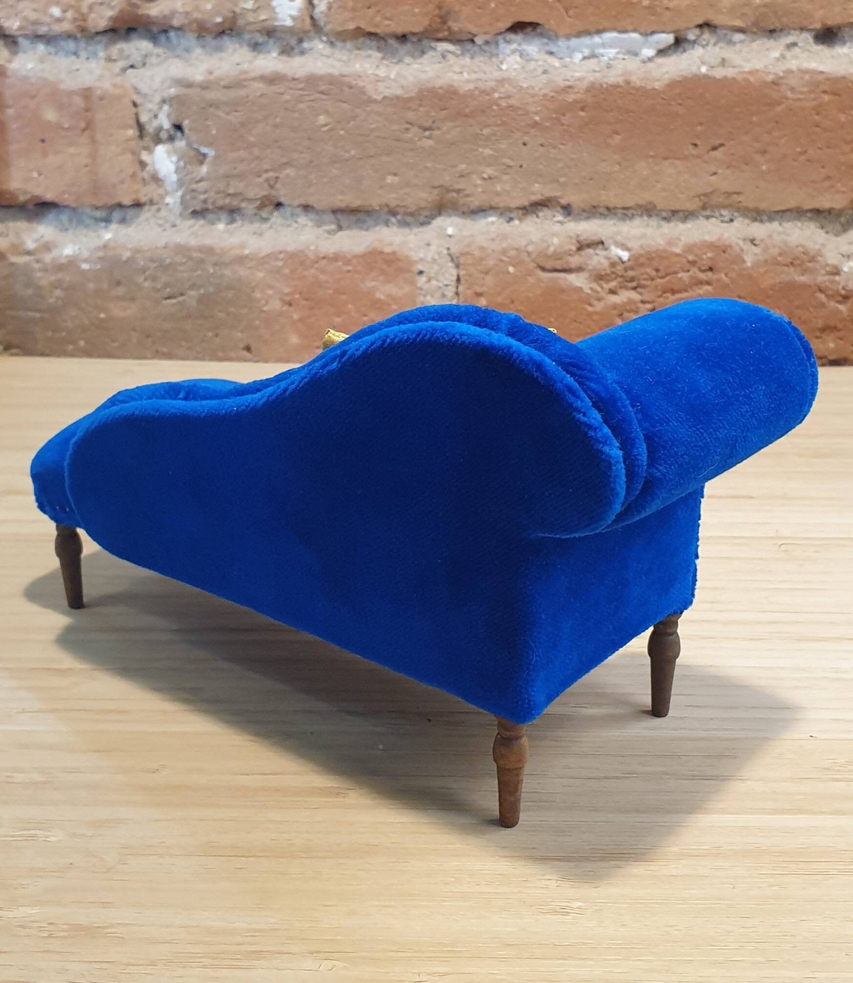 1/6 th scale Vintage style Chaise Longue. Etsy