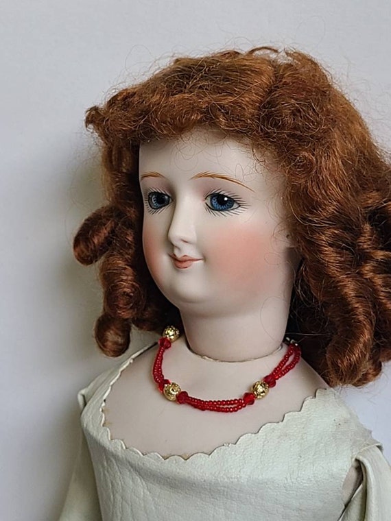 SIZE 12 LIGHT BROWN SUZANNE ANTIQUE MODERN DOLL WIG SYNTHETIC MOHAIR 