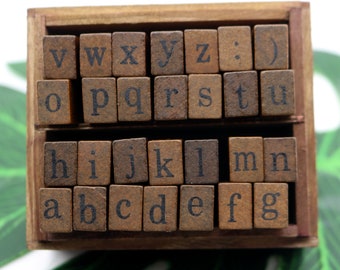 Set di timbri in gomma con alfabeto vintage: 28 timbri con lettere e scatola in legno