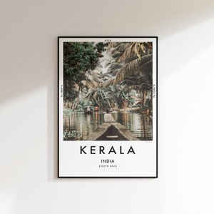 Poster di viaggio del Kerala, fotografia di viaggio originale dell'India. Poster di viaggio con tipografia retrò in stile metà secolo. Stampa artistica con coordinate.
