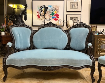 Antikes viktorianisches Sofa und Stuhl | Geschnitzter Holzrahmen | Cameo Back Sofa
