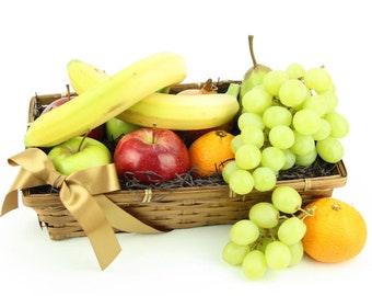 Cesta de frutas Tropical Bounty: cestas de regalo de frutas y cestas de regalo con entrega al día siguiente en el Reino Unido con mensaje personal adjunto