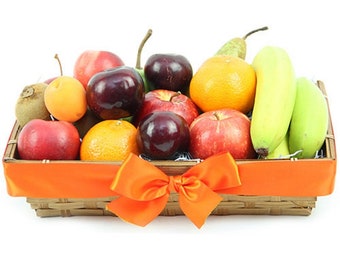 Cesta de frutas Classic Ripes: cestas de regalo de frutas y cestas de regalo con entrega al día siguiente en el Reino Unido con mensaje personal adjunto