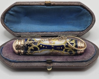 Antique 1800&#39;s European Gold mounted Porcelain Scent Bottle with fitted case