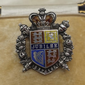 Antique Sterling Silver Queen Victoria 1837 - 1887 Golden Jubilee Pin Brooch