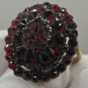 Antique Victorian Bohemian Garnet Gold Ring Size UK J