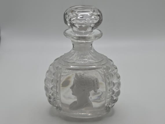 Antique Early 1800's Apsley Pellatt sulphide Cameo glass Perfume bottle