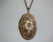 Floral Locket Necklace Bronze Locket, Floral Pendant, Photo Pendant, Photo Locket Jewelry, Dainty Vintage Victorian Locket, Cute Gift Idea