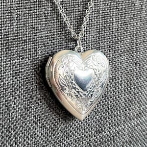 Heart Locket Necklace | Mother's Day Gift, Memorial Photo Locket, Picture Necklace, Keepsake Necklace, Dainty Bridal Jewelry, Gift for Her