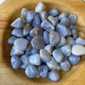Blue Chalcedony Tumbled Stone // Angelic Communication & Divine Feminine Crystal // Crystal Grids, Healing Crystals
